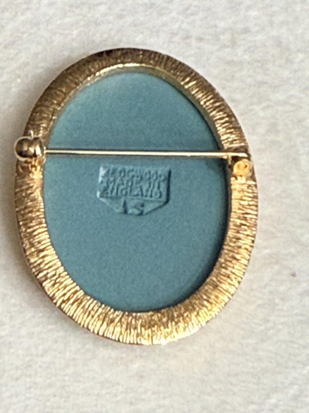 Wedgwood England Brooch Dancing Goddess Large Oval 1.5" x 1.25" - Picture 5 of 5